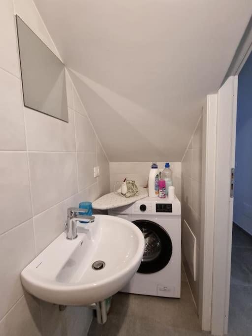 Casa Castello 63 Guest House LʼAquila المظهر الخارجي الصورة