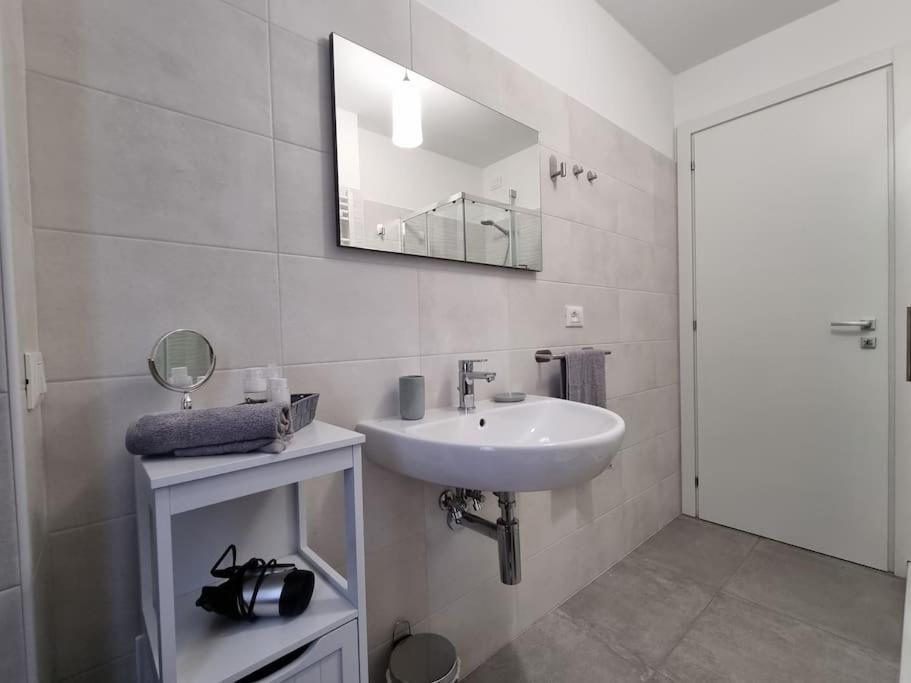 Casa Castello 63 Guest House LʼAquila المظهر الخارجي الصورة