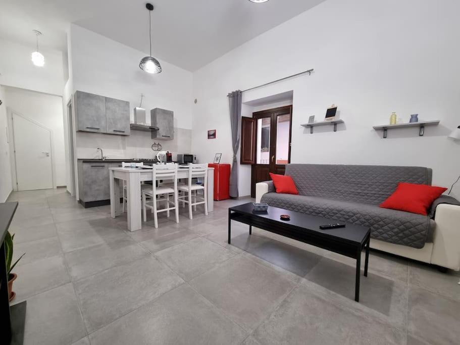 Casa Castello 63 Guest House LʼAquila المظهر الخارجي الصورة